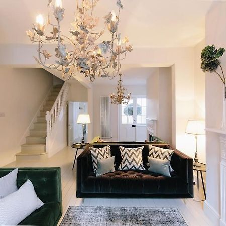 Beautiful House, Cirencester Centre, Parking Extérieur photo