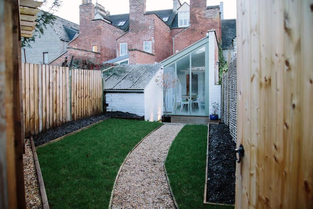 Beautiful House, Cirencester Centre, Parking Extérieur photo